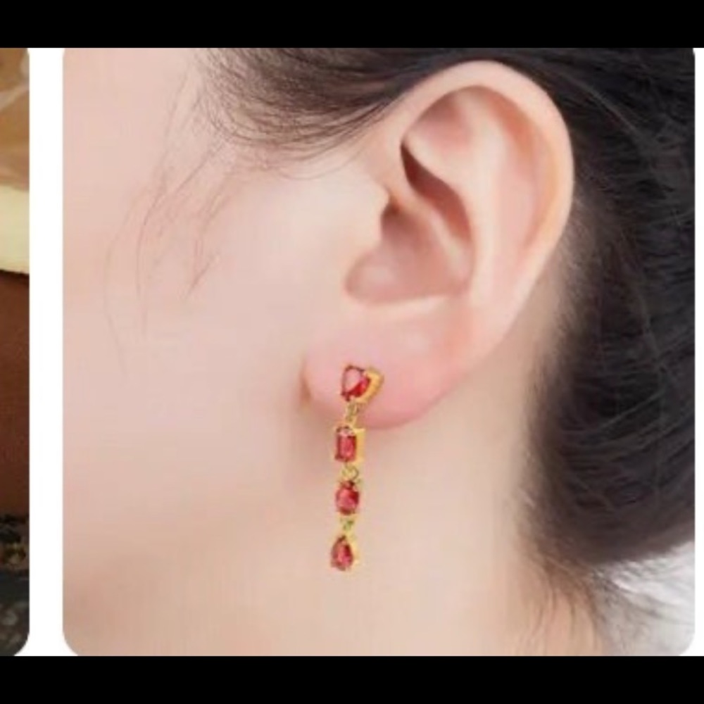 - Gorgeous Swarovski Elements Ruby Crystal Earrin… - image 1